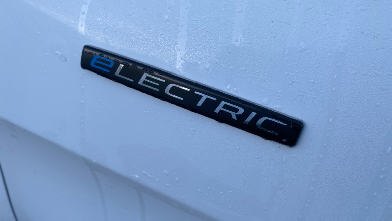 Mercedes-Benz Vito ELr Tourer L3 Electric Fwd 150kW 100kWh Premium 9-Seater Auto